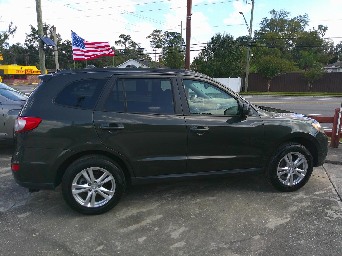 2011 GRAY HYUNDAI SANTA FE LIMITED; SE (5XYZH4AG9BG) , located at 1200 Cassat Avenue, Jacksonville, FL, 32205, (904) 695-1885, 30.302404, -81.731033 - Photo#2